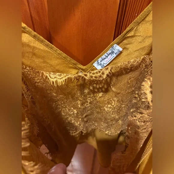 Intimately Free People Lost Dreams Silk and Lance Cami / Brami. - Picture 8 of 16